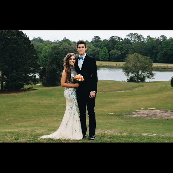 Prom Dress size 4 - Picture 1 of 4
